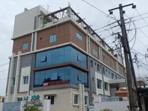 పిఠాపురంలో ఇష్టారాజ్యం..! ప్రభుత్వ నిబంధనలు తుంగలోకి.. యథేచ్ఛగా నిబంధనల ఉల్లంఘన..