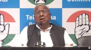 సీఎం అమెరికా పర్యటన రద్దు వెనుక బీజేపీ కుట్ర..:ప్రభుత్వ సలహాదారు వి.హనుమంతరావు..