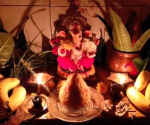 ఊరు వాడ లంబోదరుని సేవలో మునిగిపోయారు.!