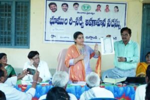 రీ-సర్వే ద్వారా భూ సమస్యలకు పరిష్కారం..! అభ్యంతరాలను నిర్భయంగా అధికారుల దృష్టికి తీసుకురావాలి..  వరంగల్ జిల్లా కలెక్టర్ డాక్టర్ సత్య శారద..!
