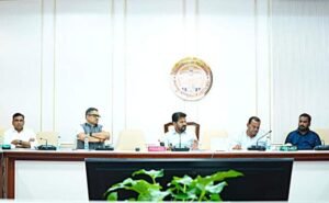 నిర్మాణాల్లో తెలంగాణ సంస్కృతి ఉట్టిపడాలి..!ఆదిలాబాద్, వరంగల్ విమానాశ్రయాలు, ఢిల్లీ తెలంగాణ భవన్‌ ఆకృతులపై సీఎం సమీక్ష..