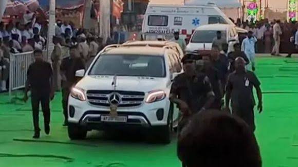 గవర్నర్‌ అబ్దుల్‌ నజీర్‌ కాన్వాయ్‌కు తృటిలో ప్రమాదం…